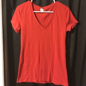 V-neck t-shirt